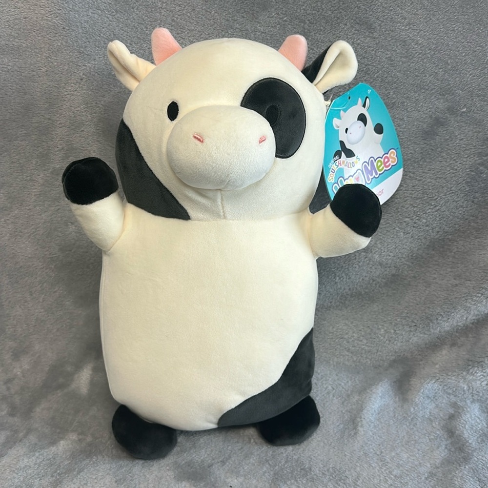 🎉 Squishmallows - NWT - Connor the Cow - Hug Mee. 12”